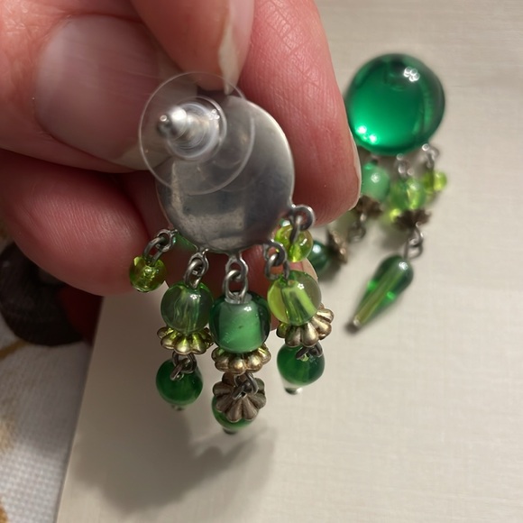 Christmas Green Cabochons with dangling teardrop beads - Picture 4 of 4